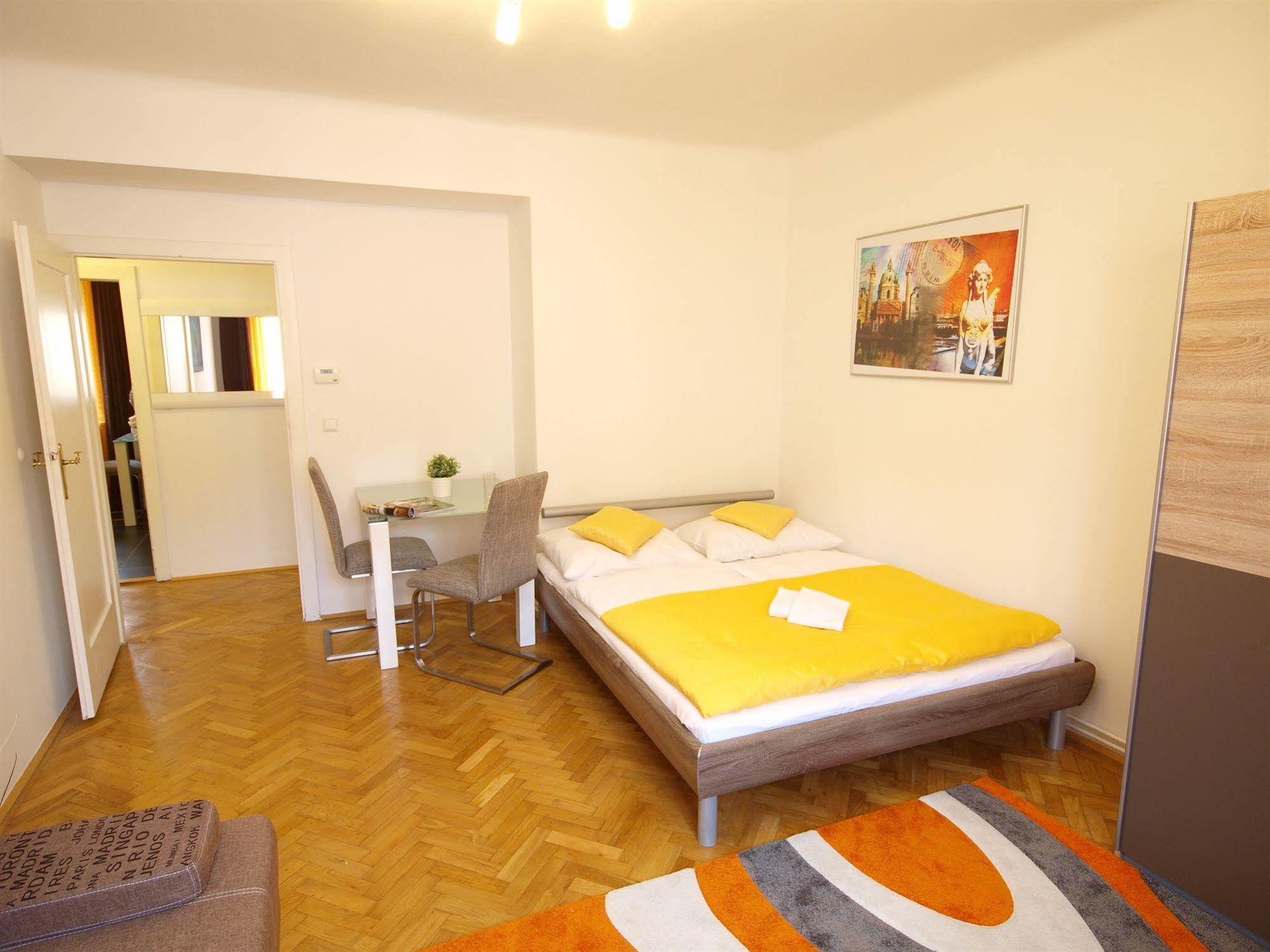 Kroellgasse I Contactless Check-in Vienne